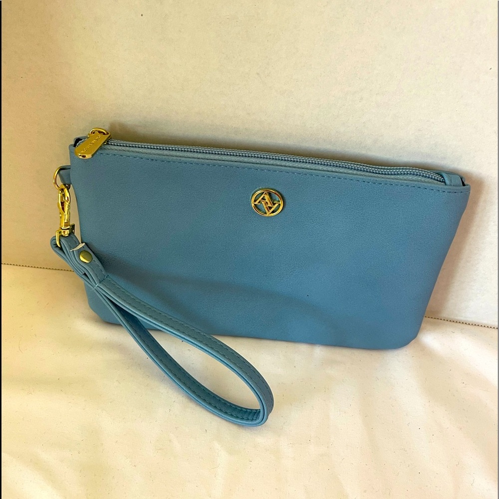 Adrienne Vittadini leather wristlet